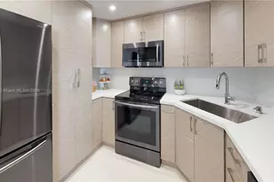 5601 Collins Ave, Miami Beach, FL 33140 - Photo 7