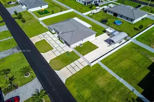 19803 SW 321st St, Homestead, FL 33030 - Photo 9