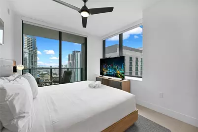 159 NE 6th St #3901, Miami, FL 33132 - Photo 3