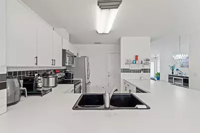 25053 SW 129th Pl, Homestead, FL 33032 - Photo 9