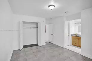 1860 Venice Park Dr, North Miami, FL 33181 - Photo 9