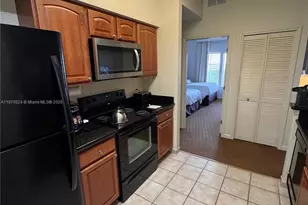 8101 Resort Village Dr, Kissimmee, FL 32821 - Photo 9