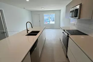 2555 NE 193rd St, Miami, FL 33180 - Photo 1