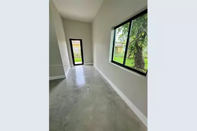 929 NW 60th St, Miami, FL 33127 - Photo 39