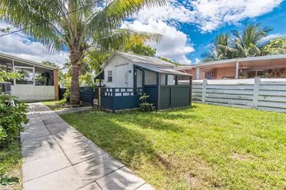 943 W 64th Pl, Hialeah, FL 33012 - Photo 23