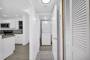 13101 Memorial Hwy, North Miami, FL 33161 - Photo 9