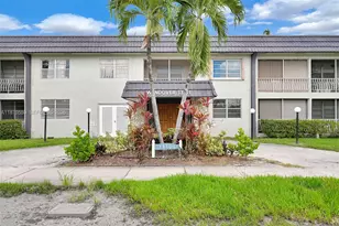 13101 Memorial Hwy, North Miami, FL 33161 - Photo 23