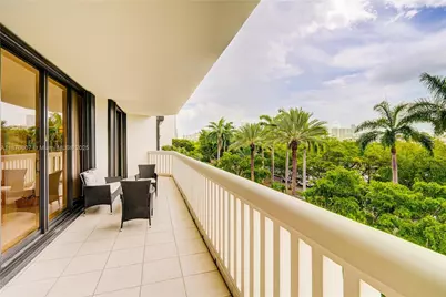 2000 Island Blvd #408, Aventura, FL 33160 - Photo 9