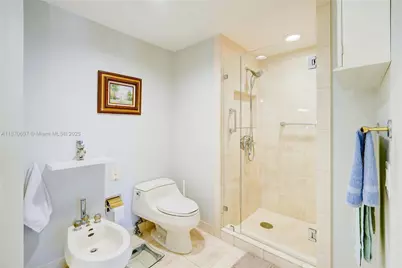 2000 Island Blvd #408, Aventura, FL 33160 - Photo 17