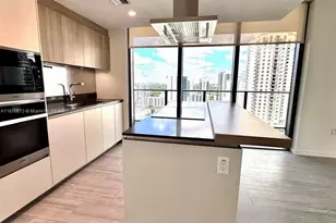 1000 Brickell Plaza, Miami, FL 33131 - Photo 7