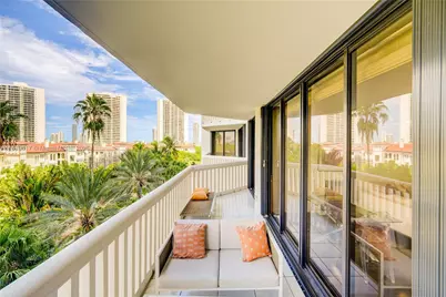 2000 Island Blvd #710, Aventura, FL 33160 - Photo 21