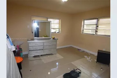 1321 NW 72nd St, Miami, FL 33147 - Photo 13