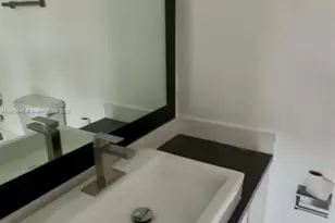 8023 Lake Dr, Doral, FL 33166 - Photo 11