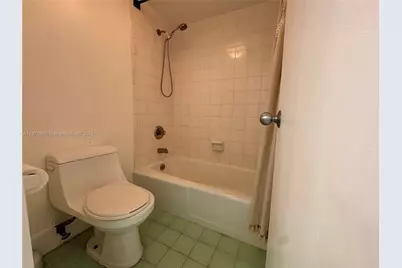 2899 Collins Ave #1526, Miami Beach, FL 33140 - Photo 9