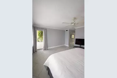 [Address not provided], Hallandale Beach, FL 33009 - Photo 17