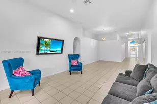 214 SW 180th Ave, Pembroke Pines, FL 33029 - Photo 9