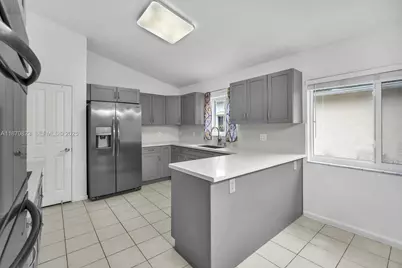 214 SW 180th Ave, Pembroke Pines, FL 33029 - Photo 19