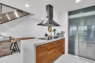 2950 NE 188th St, Aventura, FL 33180 - Photo 9