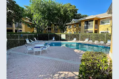 441 SE 10th St #102, Dania Beach, FL 33004 - Photo 23