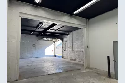239 NW 26th St, Miami, FL 33127 - Photo 37