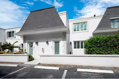 715 NE 27th Ave, Hallandale Beach, FL 33009 - Photo 1