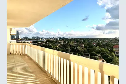 1000 W Island Blvd #712, Aventura, FL 33160 - Photo 3