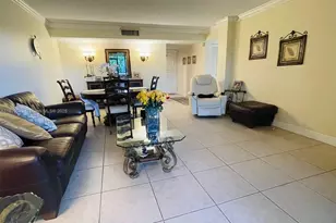 8065 SW 107th Ave, Miami, FL 33173 - Photo 11