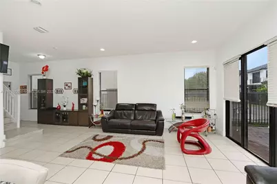 3293 W 98th Pl, Hialeah, FL 33018 - Photo 7