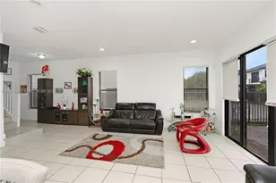 3293 W 98th Pl, Hialeah, FL 33018 - Photo 7