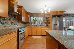 3260 Lakeview Dr, Pompano Beach, FL 33062 - Photo 11