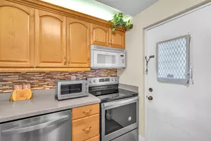 2311 S Cypress Bend Dr, Pompano Beach, FL 33069 - Photo 13