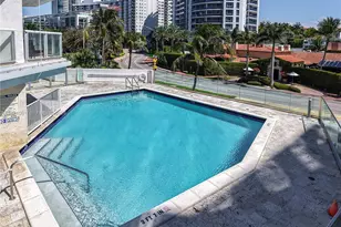 5900 Collins Ave, Miami Beach, FL 33140 - Photo 23