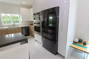10912 NW 58th Terrace, Doral, FL 33178 - Photo 11