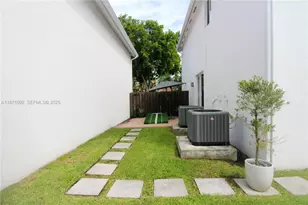 10912 NW 58th Terrace, Doral, FL 33178 - Photo 37