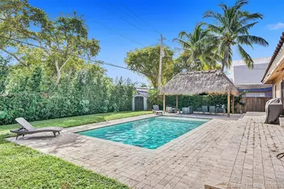 2190 NE 122nd St, North Miami, FL 33181 - Photo 5