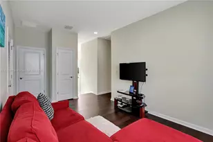 4353 Large Leaf Ln, Hollywood, FL 33021 - Photo 17