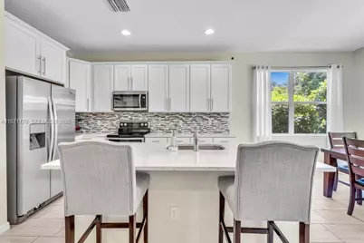 4353 Large Leaf Ln, Hollywood, FL 33021 - Photo 11