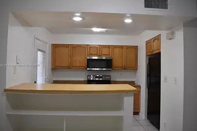 9150 NW 38th Dr #110, Coral Springs, FL 33065 - Photo 3