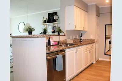 1155 Brickell Bay Dr #1205, Miami, FL 33131 - Photo 5