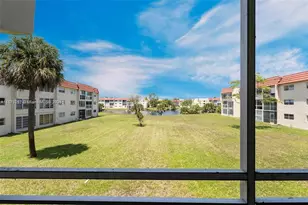 2951 E Sunrise Lakes Dr, Sunrise, FL 33322 - Photo 23