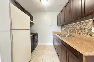 8913 NW 28th Dr, Coral Springs, FL 33065 - Photo 3