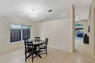 1635 SE 20th Pl, Homestead, FL 33035 - Photo 9