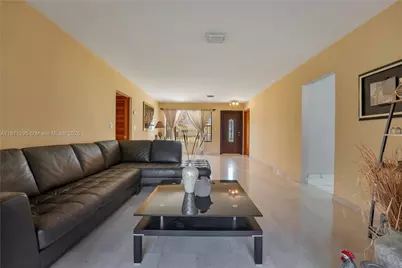 11325 SW 109th Ave, Miami, FL 33176 - Photo 9