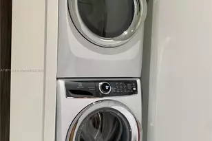 851 NE 1st Ave, Miami, FL 33132 - Photo 17