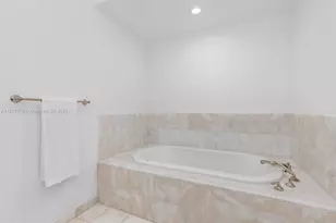 50 South Pointe Dr, Miami Beach, FL 33139 - Photo 17