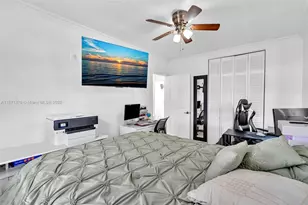 590 W 39th St, Hialeah, FL 33012 - Photo 17