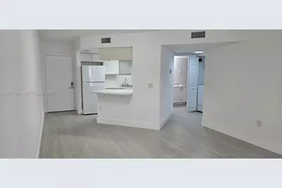 8323 NW Lake Dr. #404, Doral, FL 33166 - Photo 7