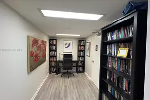 2425 Presidential Way, West Palm Beach, FL 33401 - Photo 29