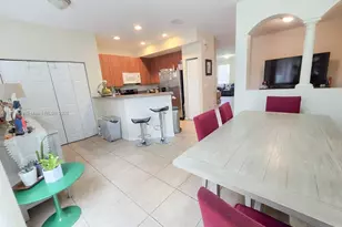 1054 NE 30th Ave, Homestead, FL 33033 - Photo 3