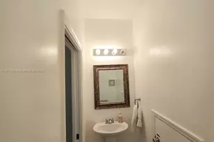 1054 NE 30th Ave, Homestead, FL 33033 - Photo 11